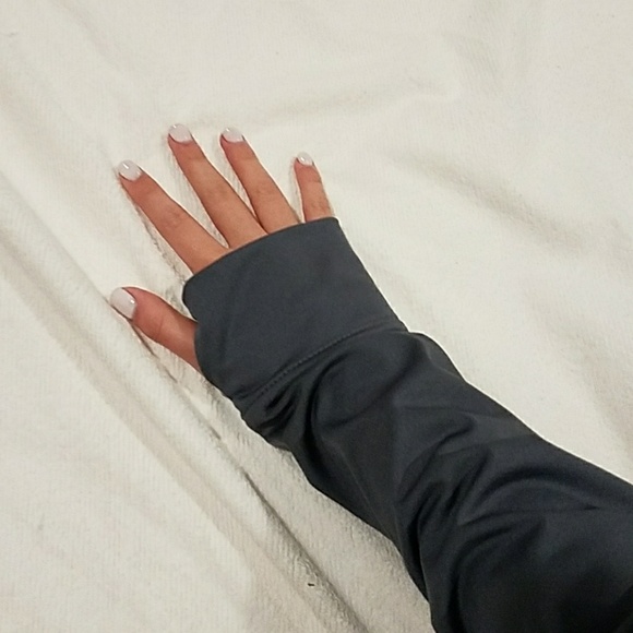 Grey workout track sweater (kids xl) - Picture 5 of 5